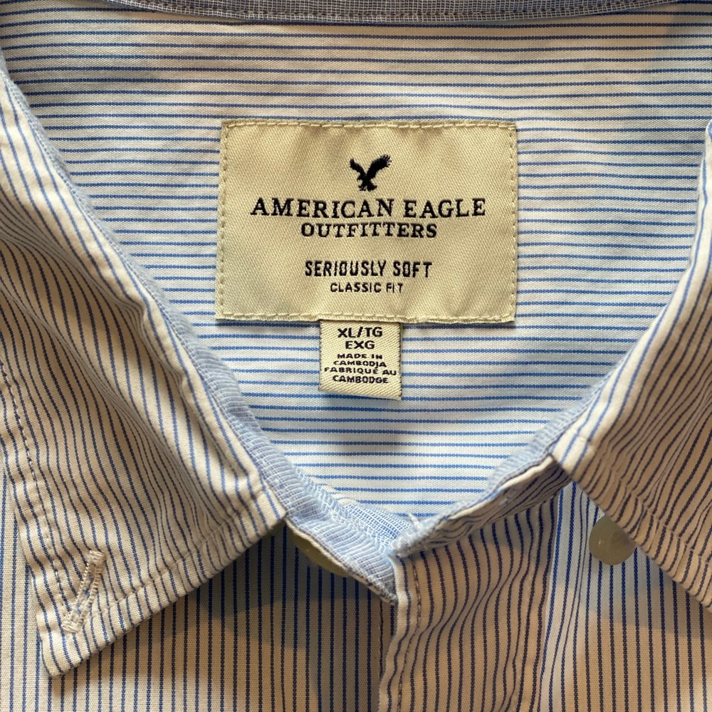 Mens XL American Eagle button down dress shirt.